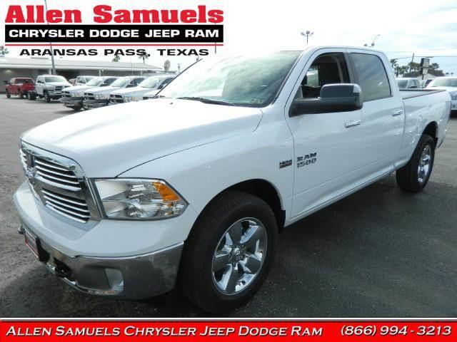 2014 RAM 1500 Crew Cab AWD, DVD, Navi, Rear Camera