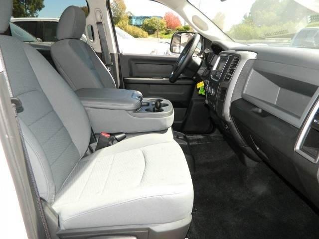 2013 RAM 2500 DUMP LIFT