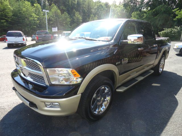 2012 RAM Ram Pickup 4dr Sdn 2.4L AT FWD W/snrf