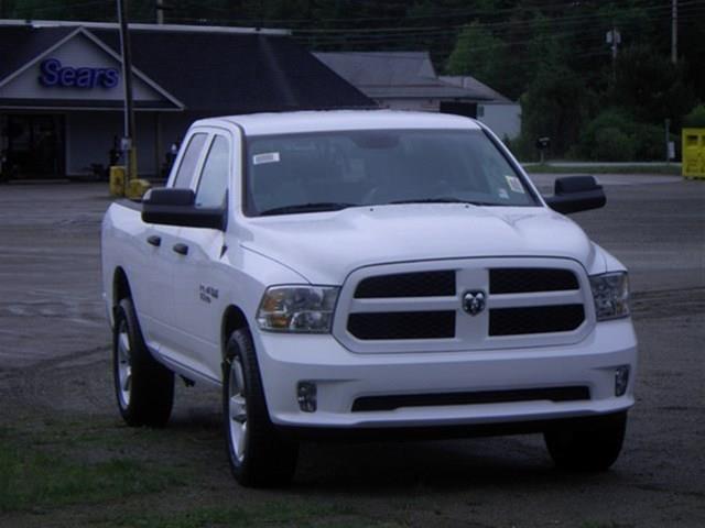 2013 RAM Ram Pickup 2dr 102 WB 4WD Value Manual
