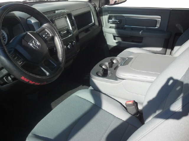 2013 RAM Ram Pickup Ext Cab - Sport 4x4 At Red