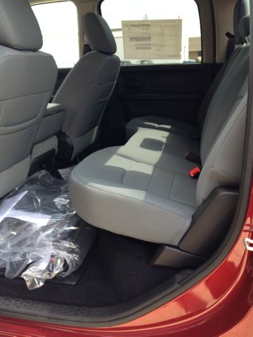 2013 RAM Ram Pickup AWD, DVD, Navi, Rear Camera