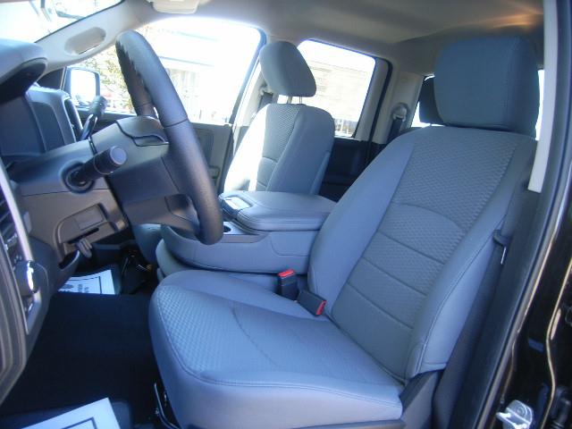 2013 RAM Ram Pickup 2dr 102 WB 4WD Value Manual