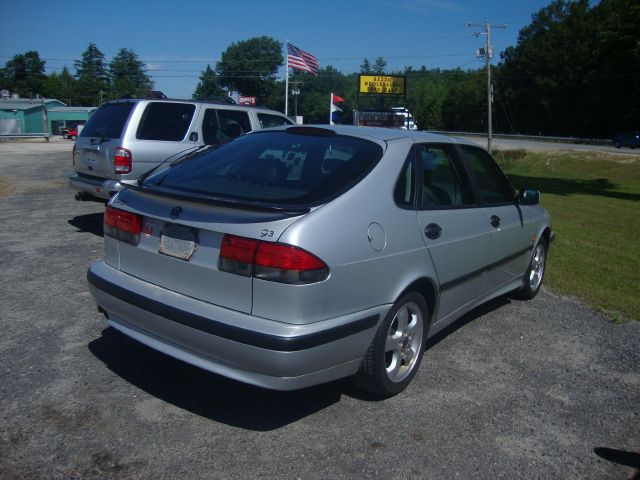 2000 Saab 9-3 G1500 Cargo