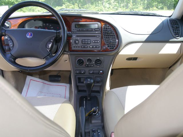 2002 Saab 9-3 G1500 Cargo