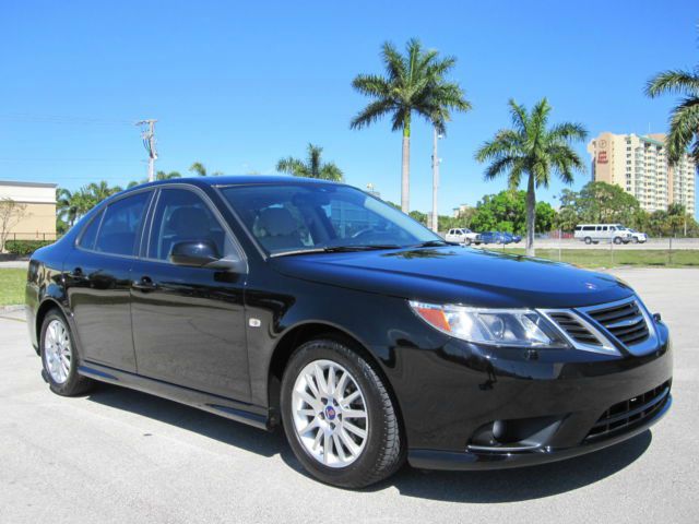 2010 Saab 9-3 Touring W/ Stow-n-go