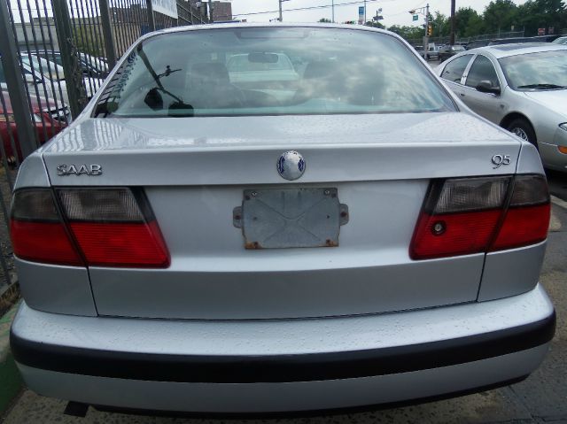1999 Saab 9-5 Base