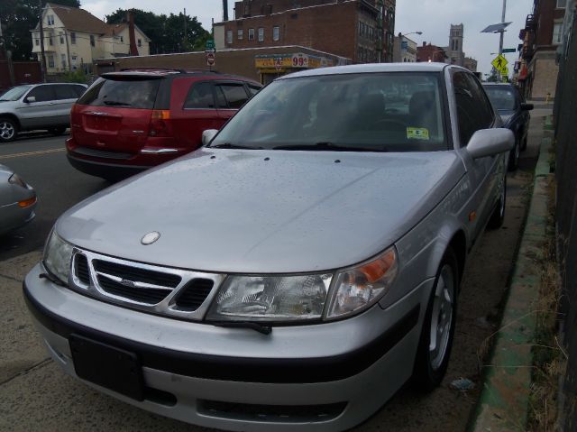 1999 Saab 9-5 Base