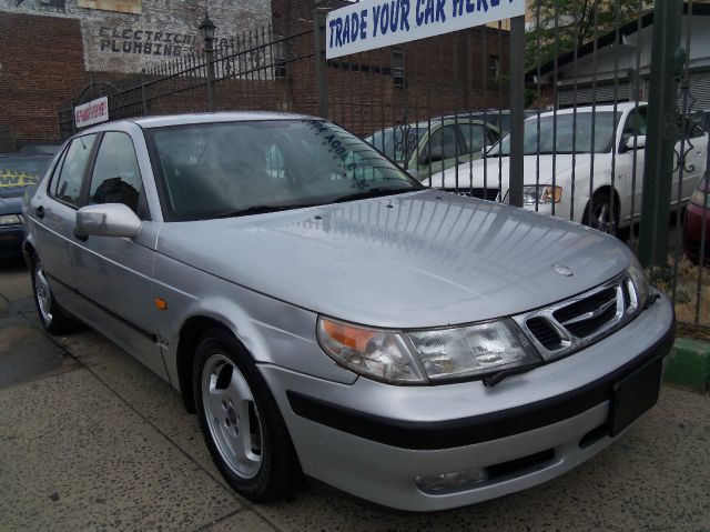 1999 Saab 9-5 Base