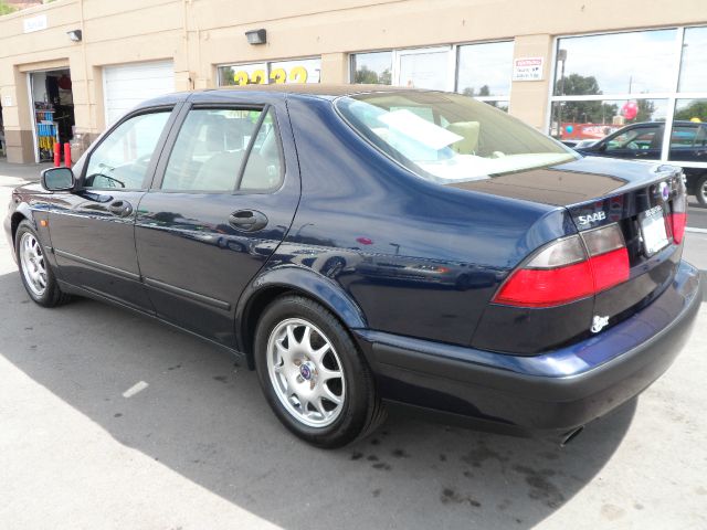2000 Saab 9-5 AWD SUV