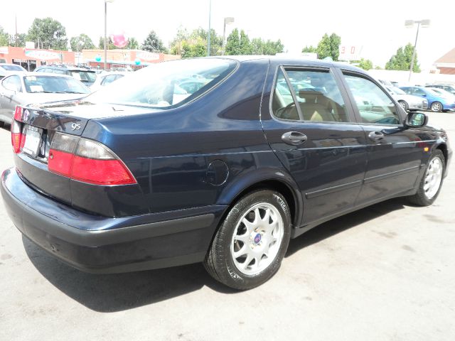2000 Saab 9-5 AWD SUV