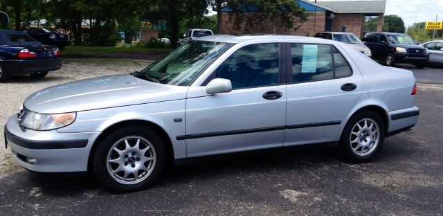 2001 Saab 9-5 Base