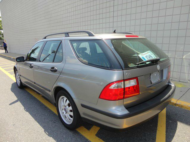 2005 Saab 9-5 4x4 Extended Cab Lariat