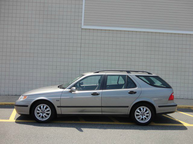 2005 Saab 9-5 4x4 Extended Cab Lariat