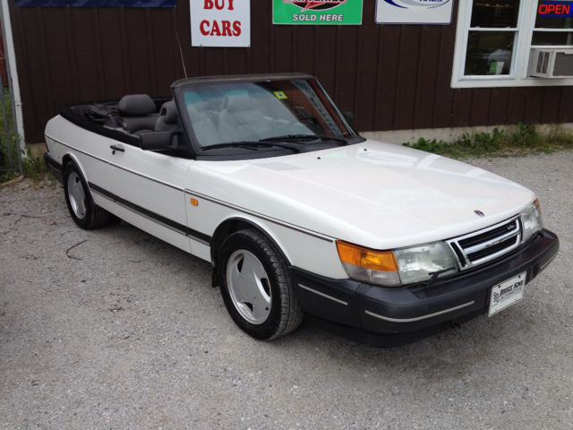1994 Saab 900 1500 SLT Quad Cab 4x4 HEMI