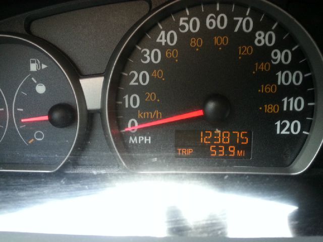 2003 Saturn Ion LE - Like New Clean Title