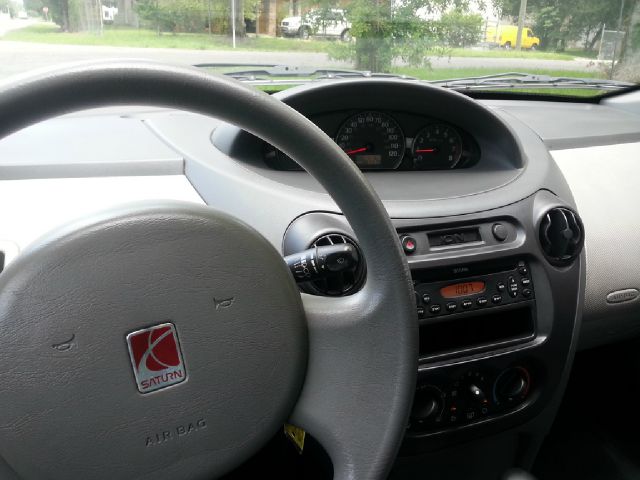 2003 Saturn Ion LE - Like New Clean Title