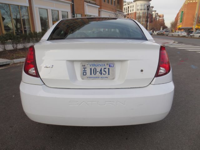2004 Saturn Ion LE - Like New Clean Title