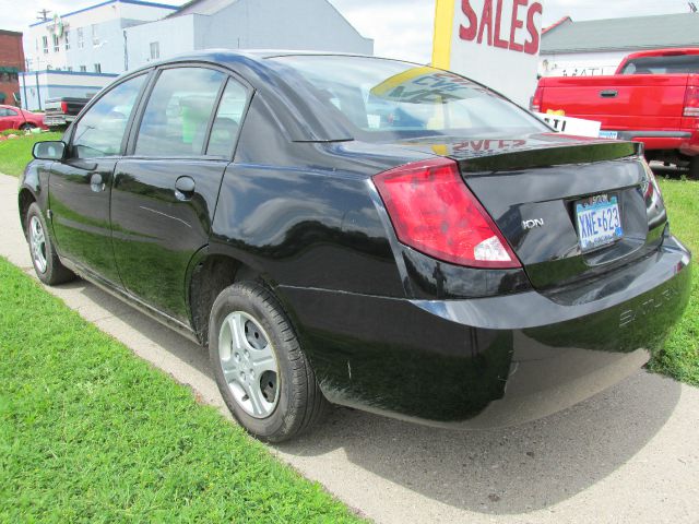2004 Saturn Ion LE - Like New Clean Title