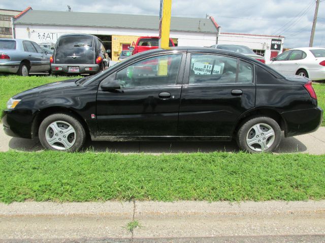 2004 Saturn Ion LE - Like New Clean Title