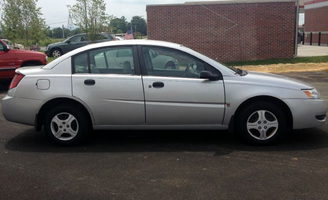 2004 Saturn Ion LE - Like New Clean Title