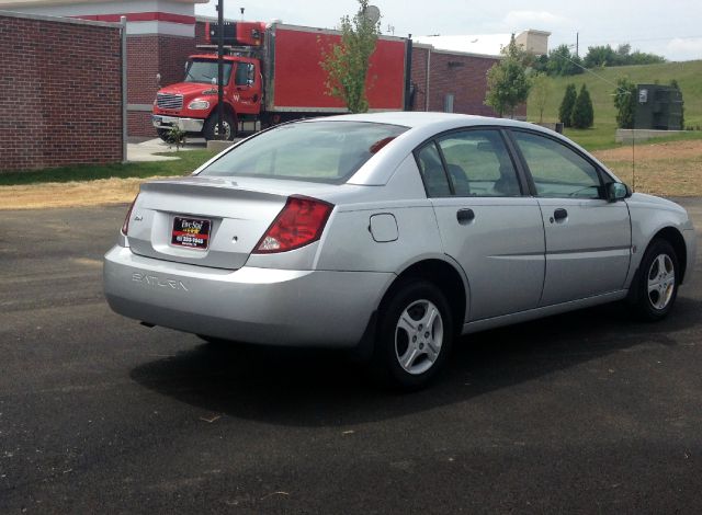 2004 Saturn Ion LE - Like New Clean Title