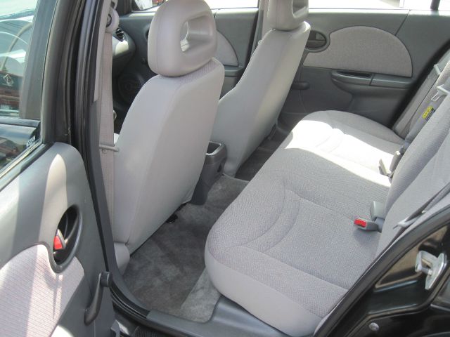 2004 Saturn Ion LE