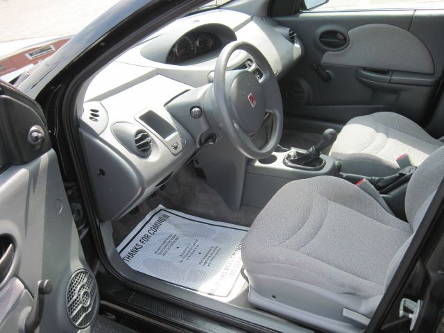 2004 Saturn Ion LE