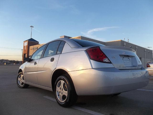 2004 Saturn Ion LE - Like New Clean Title