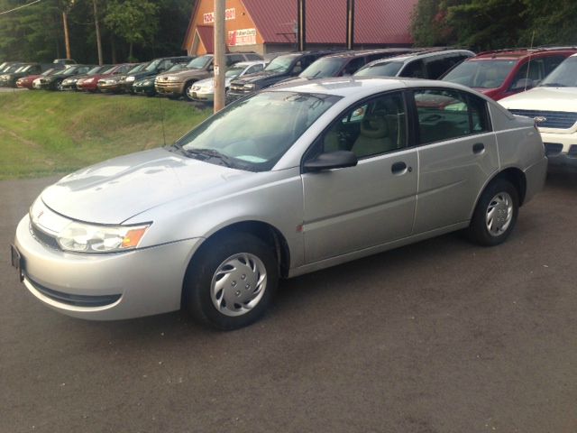 2004 Saturn Ion LE - Like New Clean Title