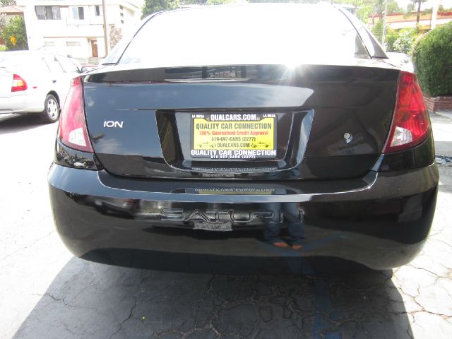 2005 Saturn Ion LE - Like New Clean Title