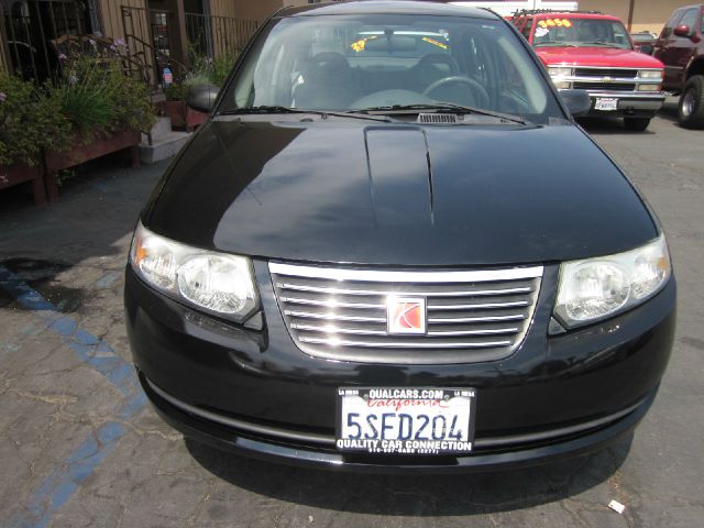 2005 Saturn Ion LE - Like New Clean Title