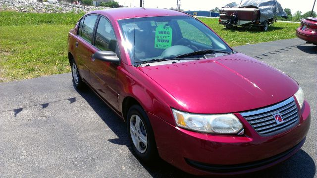 2005 Saturn Ion LE - Like New Clean Title