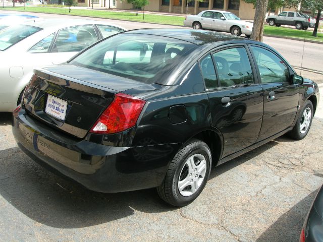 2005 Saturn Ion LE - Like New Clean Title