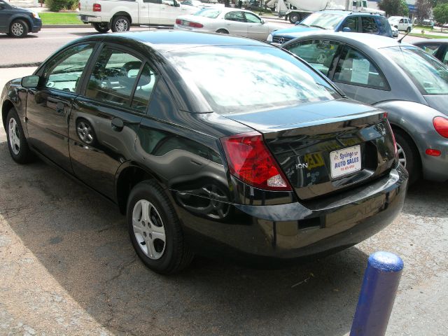2005 Saturn Ion LE - Like New Clean Title