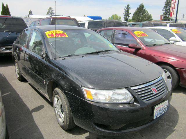 2005 Saturn Ion LE - Like New Clean Title