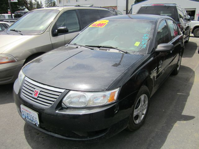 2005 Saturn Ion LE - Like New Clean Title