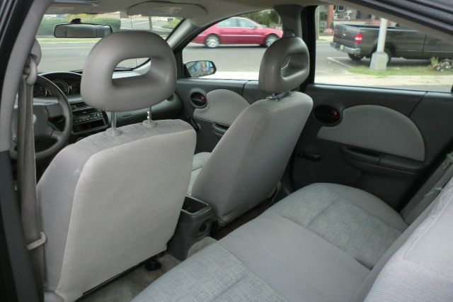 2005 Saturn Ion LE - Like New Clean Title