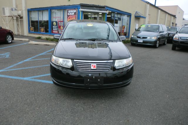 2005 Saturn Ion LE - Like New Clean Title