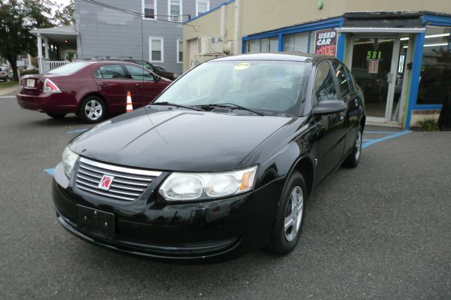 2005 Saturn Ion LE - Like New Clean Title