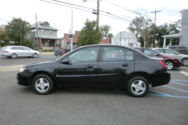 2005 Saturn Ion LE - Like New Clean Title