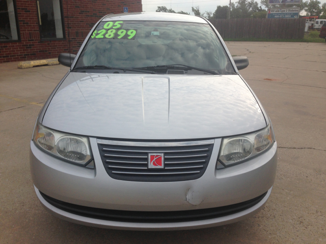 2005 Saturn Ion LE - Like New Clean Title