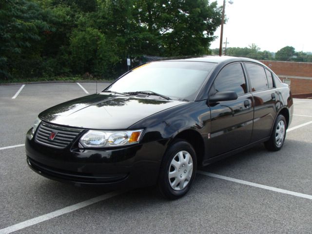 2005 Saturn Ion LE - Like New Clean Title