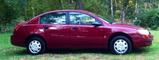 2005 Saturn Ion LE - Like New Clean Title