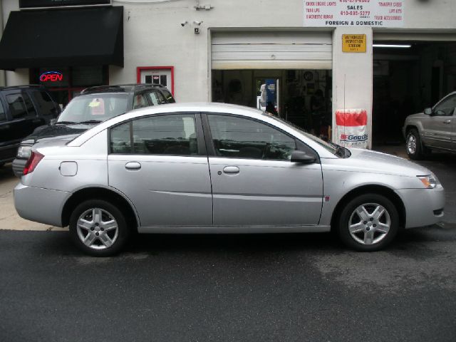 2007 Saturn Ion SLE - ONE Owner Clean Carfax