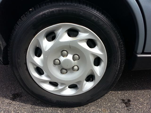 2001 Saturn L-Series 2WD Eddie Bauer