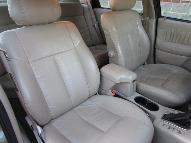 2003 Saturn L-Series T6 AWD 7-passenger Leather Moonroof