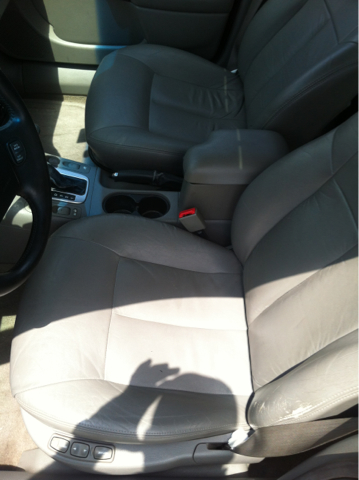 2003 Saturn L-Series Sedan 2WD Eddie Bauer