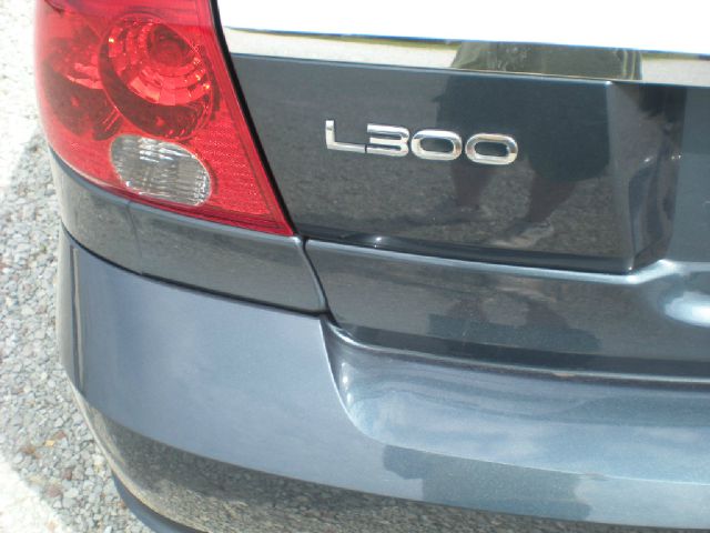 2004 Saturn L300 2