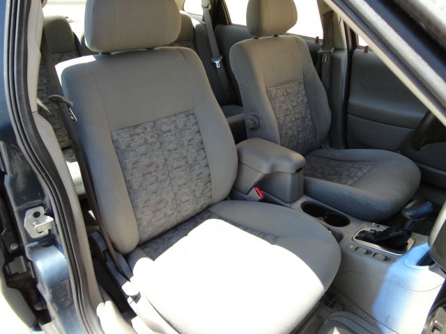 2004 Saturn L300 W/leather